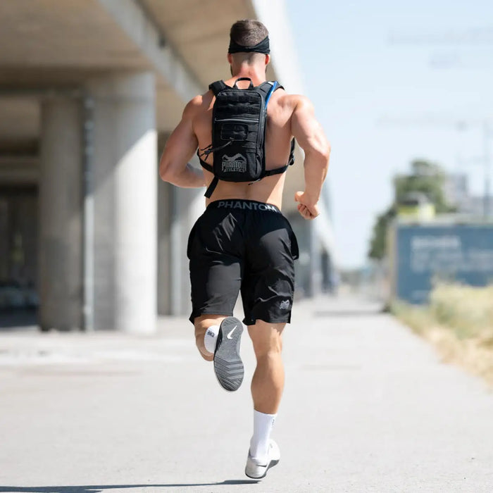 Juomareppu nesteytysjärjestelmällä, Musta