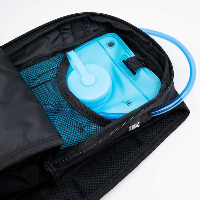 Juomareppu nesteytysjärjestelmällä, Musta